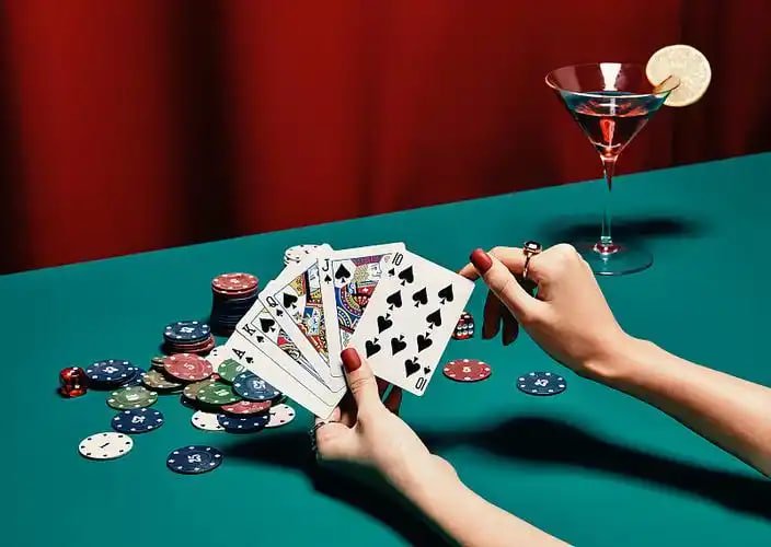 Betting layout showing all Sic Bo wager types and payout ratios on live table
